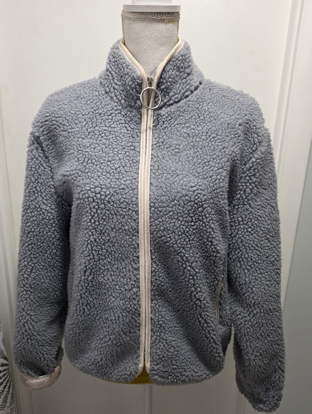 IVORY ELLA SERPA FLEECE JACKET  FULL ZIP LINING ZIP POCKETS Size MED